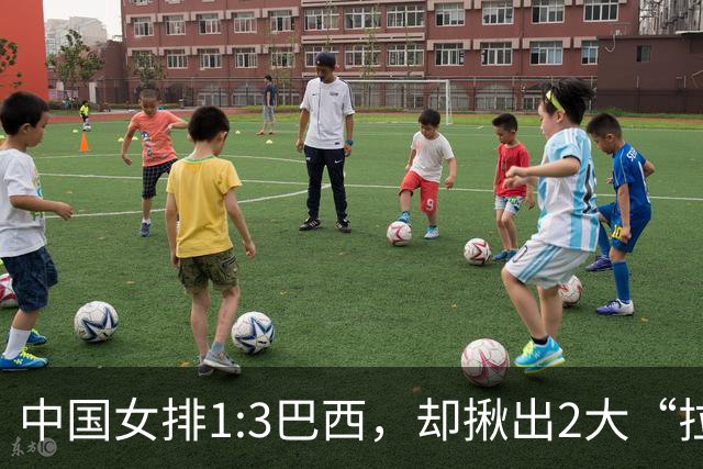 中国女排1:3巴西，却揪出2大“拉胯”之人！打强队真不能用她了